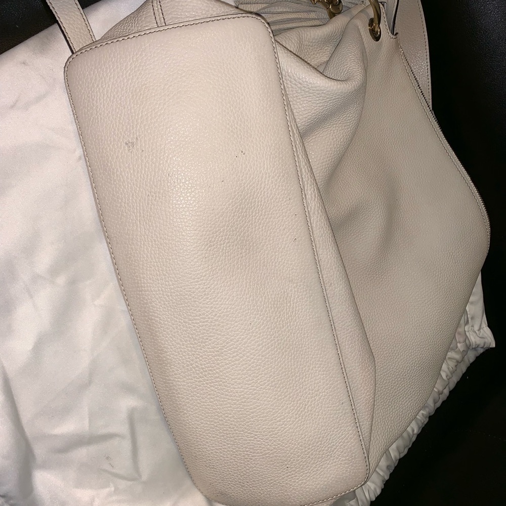Gucci Soho Leather Shoulder Bag - Picture 7 of 8